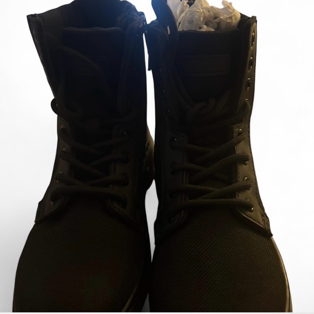 Dr. Martens Black Kids Boots - Picture 4 of 5